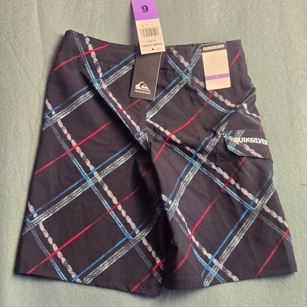 Quiksilver Boys Plaid Board Shorts Black Blue Red Swim Trunks‎ Size 6 2540565059